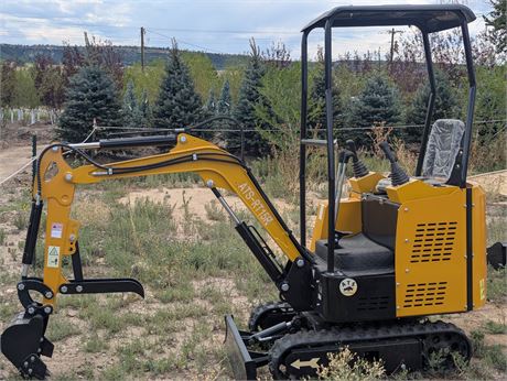 ATS RT15R Mini Excavator - Gasoline Engine